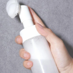 Cepillo espumador para limpieza facial